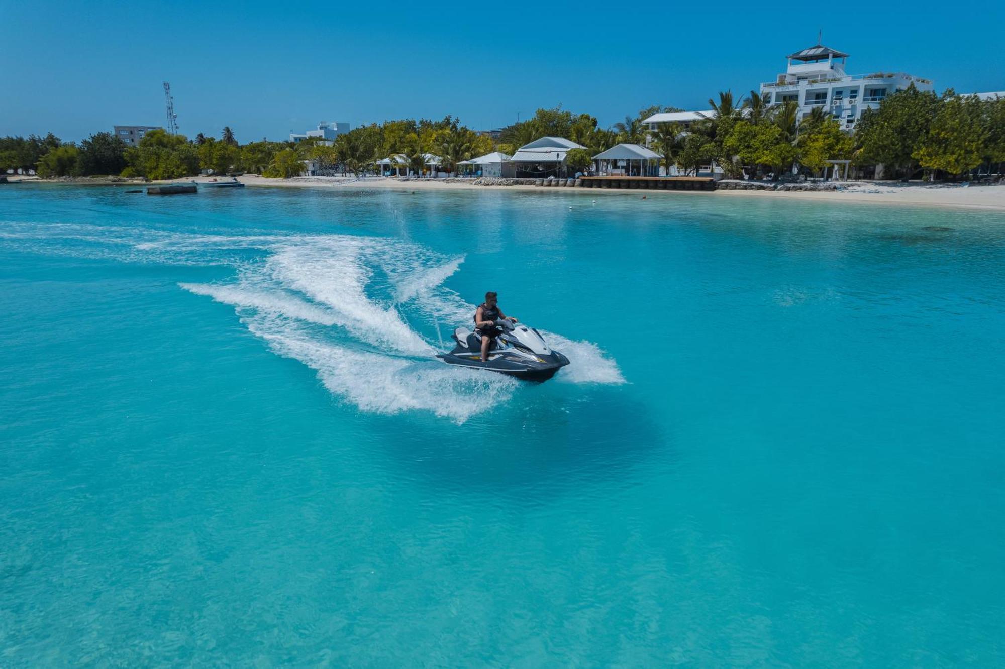 Heron Beach Hotel - The Best Maldivian Getaway In Dhiffushi,Maldives Exterior foto
