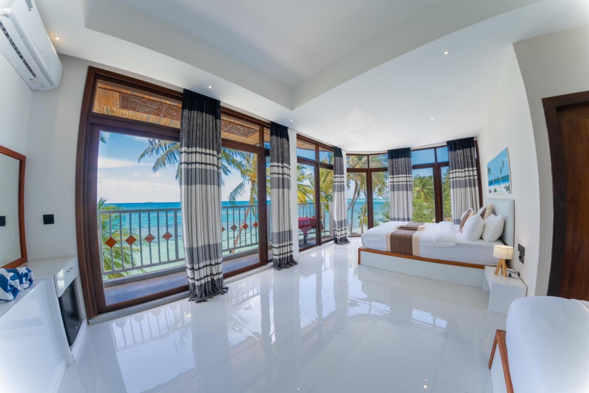 Heron Beach Hotel - The Best Maldivian Getaway In Dhiffushi,Maldives Exterior foto
