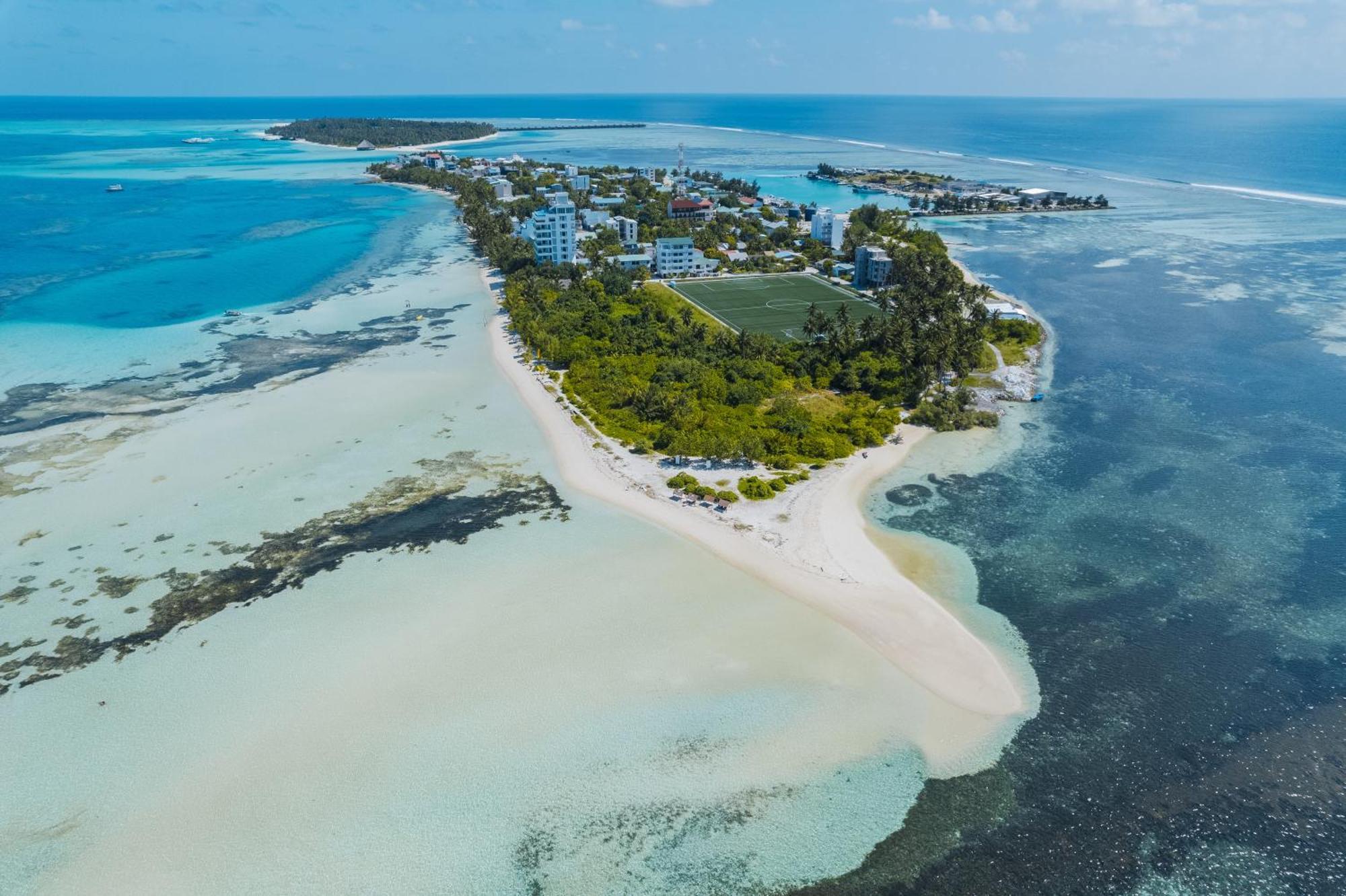 Heron Beach Hotel - The Best Maldivian Getaway In Dhiffushi,Maldives Exterior foto